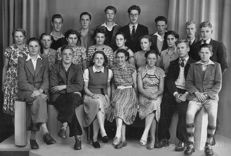 Schoolfoto Geref. U.L.O.school examenklas 1951 - 1952.jpg